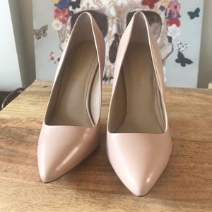 Saks Fifth Ave Nude Cathy Heels